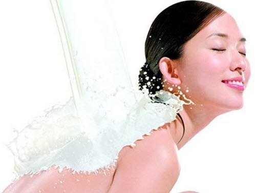 Tắm Trắng Bằng Sữa Tươi Không Đường