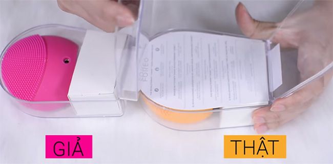 Phân biệt Foreo thật giả bằng mặt sau. phan-biet-foreo-that-gia-mat-sau